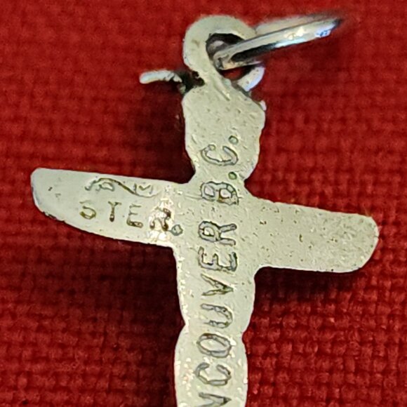 Vintage Sterling Silver - VANCOUVER BC Eagle Totem Pole Bracelet Charm Pendant - Picture 7 of 8